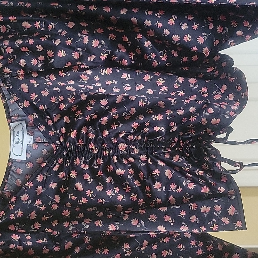 Hippie Rose beautiful top - Picture 2 of 10
